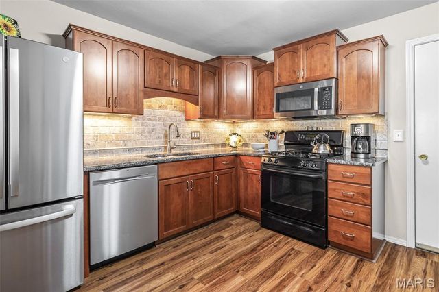 951 Riverwood Place Drive, Florissant, MO 63031