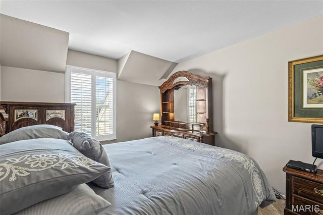 951 Riverwood Place Drive, Florissant, MO 63031