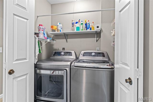 951 Riverwood Place Drive, Florissant, MO 63031