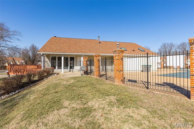 951 Riverwood Place Drive, Florissant, MO 63031