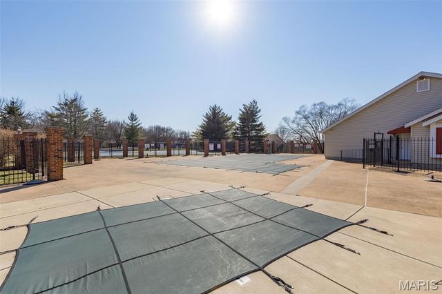 951 Riverwood Place Drive, Florissant, MO 63031