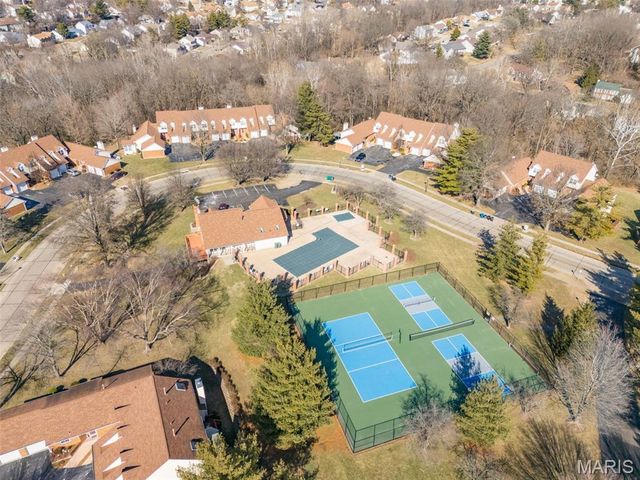 951 Riverwood Place Drive, Florissant, MO 63031