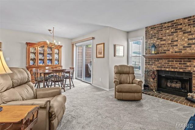 951 Riverwood Place Drive, Florissant, MO 63031