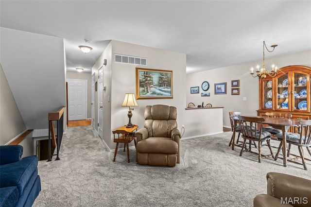 951 Riverwood Place Drive, Florissant, MO 63031