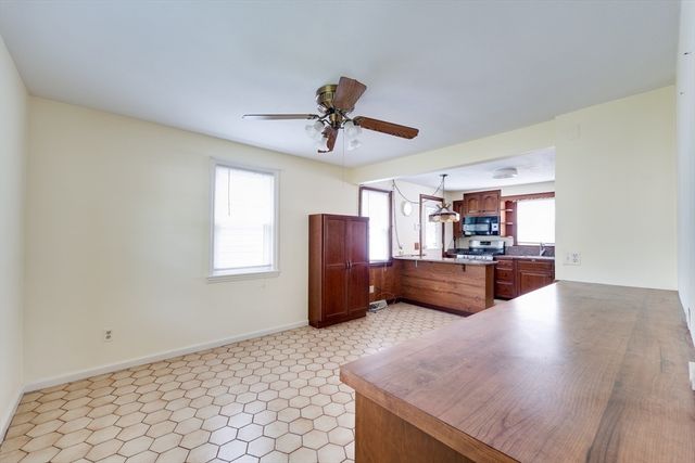 57 Bither St, Springfield, MA 01118