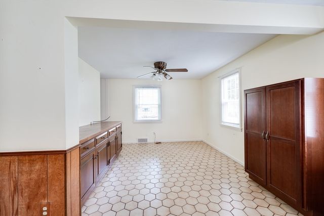 57 Bither St, Springfield, MA 01118