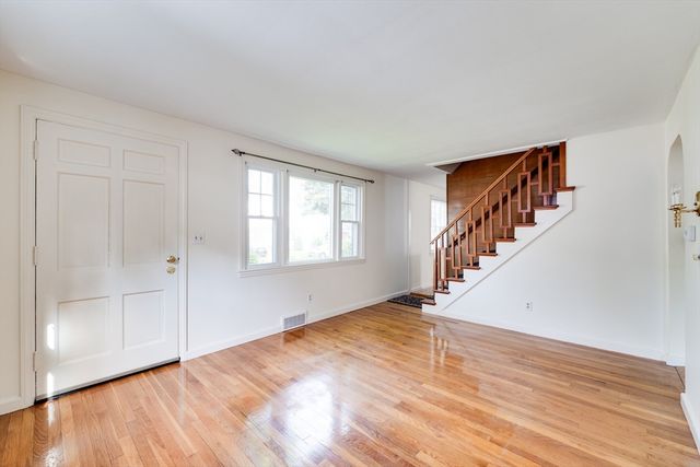 57 Bither St, Springfield, MA 01118