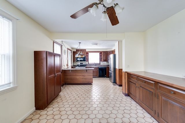 57 Bither St, Springfield, MA 01118