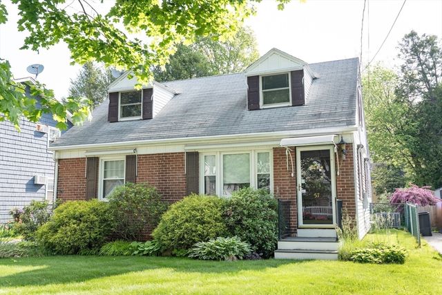 57 Bither St, Springfield, MA 01118