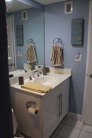 3001 S Ocean Drive 1011, Hollywood, FL 33019