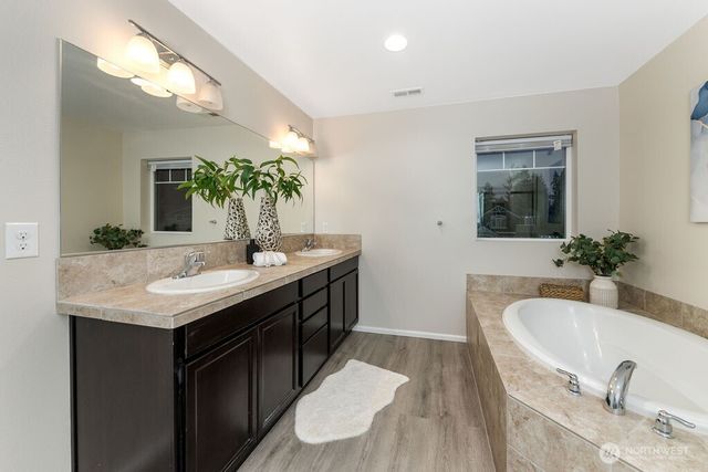 19114 110th Avenue Ct E, Puyallup, WA 98374