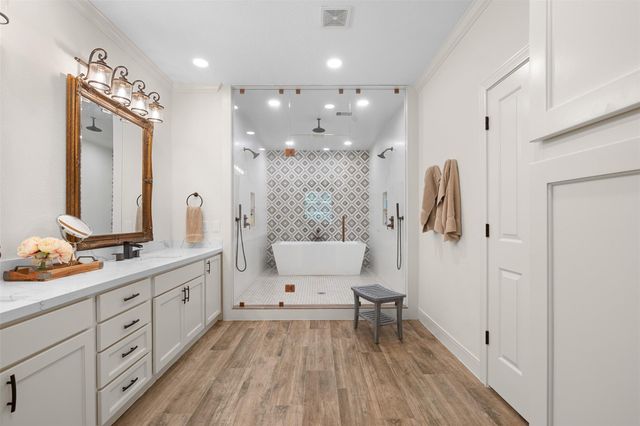 404 Saint Andrews Drive, New Ulm, TX 78950