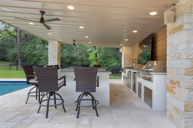 404 Saint Andrews Drive, New Ulm, TX 78950
