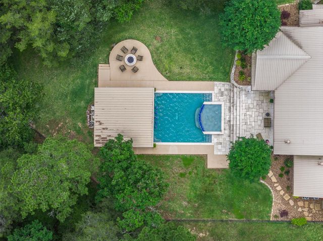 404 Saint Andrews Drive, New Ulm, TX 78950