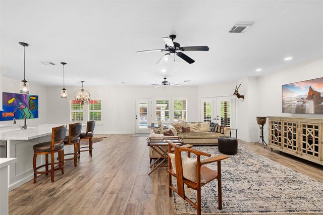 404 Saint Andrews Drive, New Ulm, TX 78950
