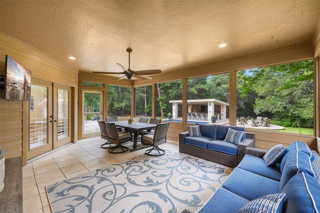 404 Saint Andrews Drive, New Ulm, TX 78950