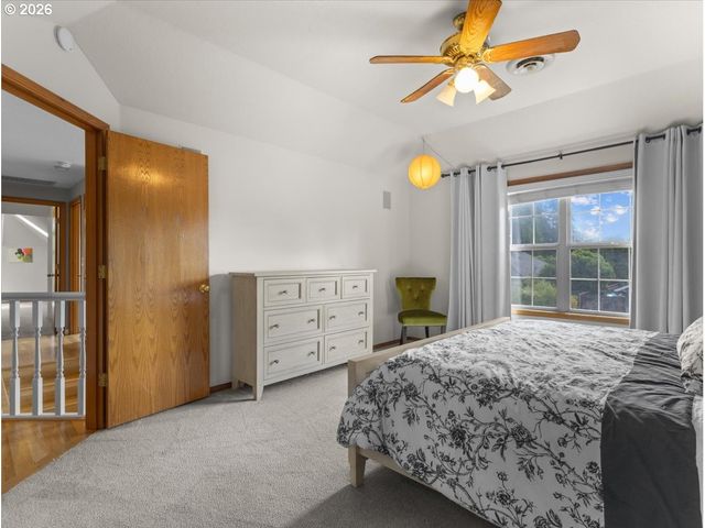 684 Ne GOLDIE Dr, Hillsboro, OR 97124