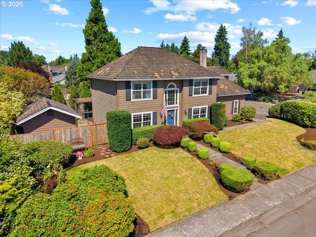 684 Ne GOLDIE Dr, Hillsboro, OR 97124