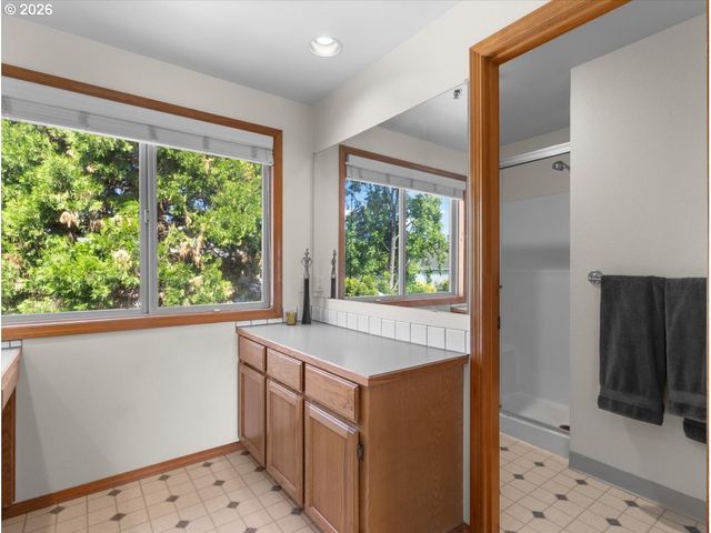 684 Ne GOLDIE Dr, Hillsboro, OR 97124