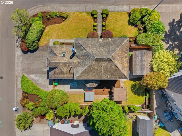 684 Ne GOLDIE Dr, Hillsboro, OR 97124