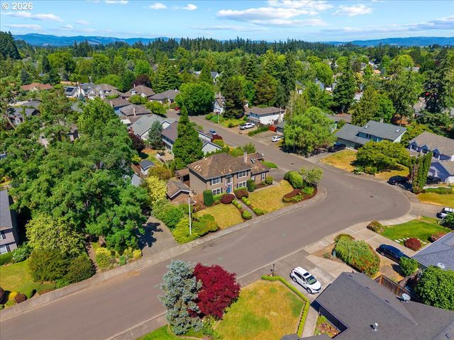 684 Ne GOLDIE Dr, Hillsboro, OR 97124