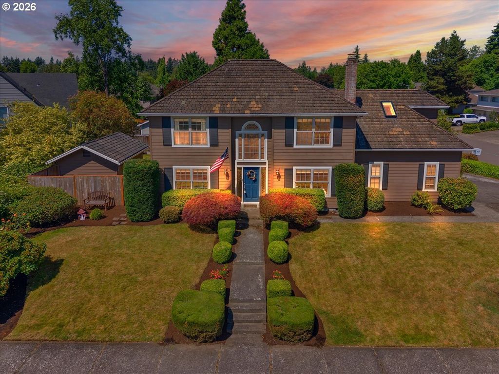 684 Ne GOLDIE Dr, Hillsboro, OR 97124