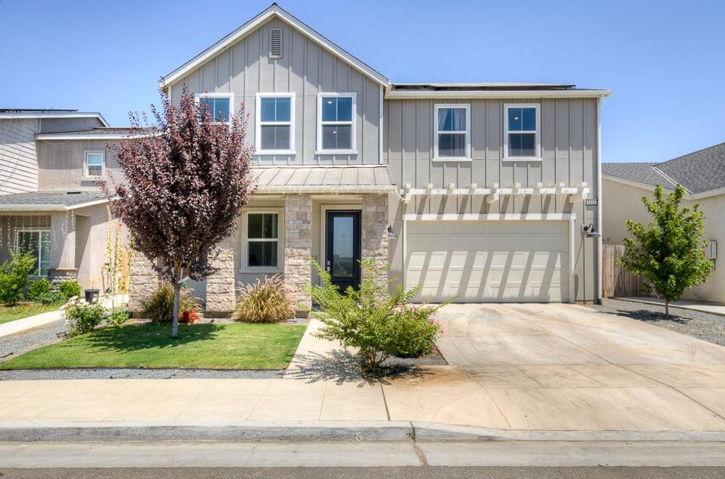 3448 N Douglas Avenue, Fresno, CA 93727