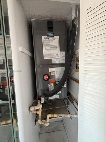 4713 NW 7th St 409-1, Miami, FL 33126