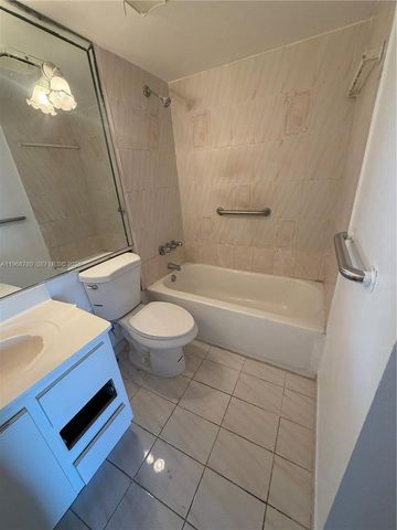 4713 NW 7th St 409-1, Miami, FL 33126