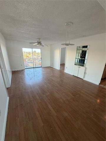 4713 NW 7th St 409-1, Miami, FL 33126