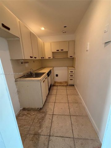 4713 NW 7th St 409-1, Miami, FL 33126