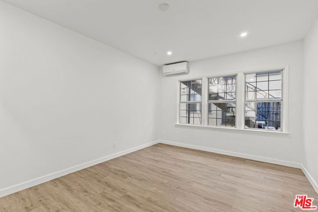 542 N Genesee Avenue, Los Angeles, CA 90036