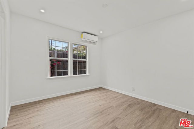 542 N Genesee Avenue, Los Angeles, CA 90036