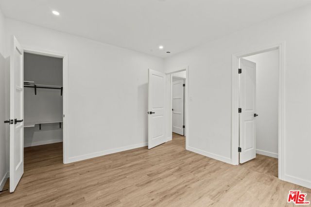 542 N Genesee Avenue, Los Angeles, CA 90036