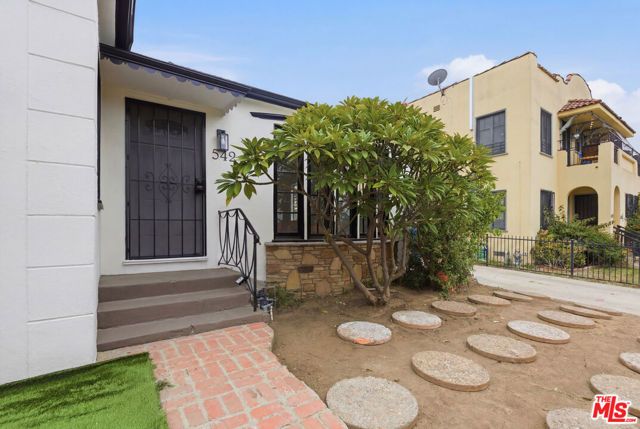 542 N Genesee Avenue, Los Angeles, CA 90036