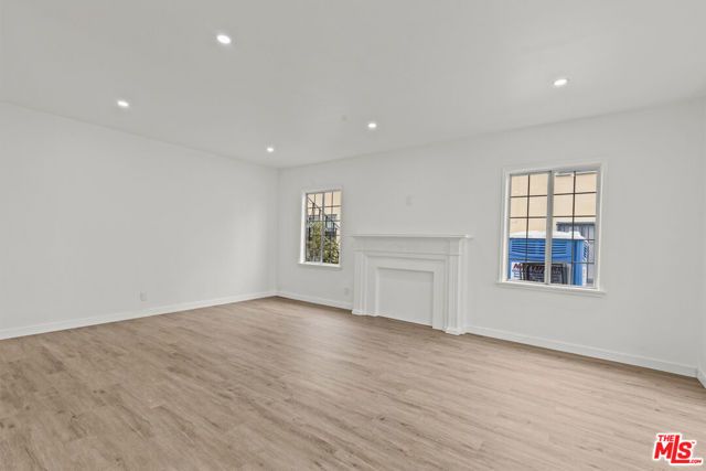 542 N Genesee Avenue, Los Angeles, CA 90036