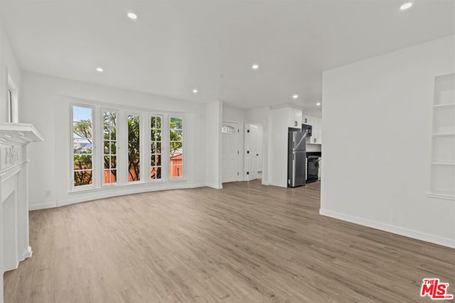 542 N Genesee Avenue, Los Angeles, CA 90036