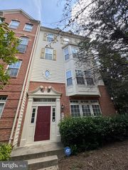 5601 HARRINGTON FALLS LN #A, Alexandria, VA 22312