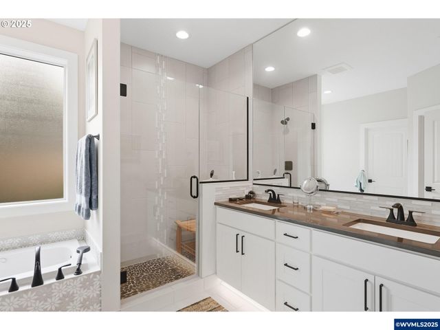 1408 Princeton Av, Silverton, OR 97381