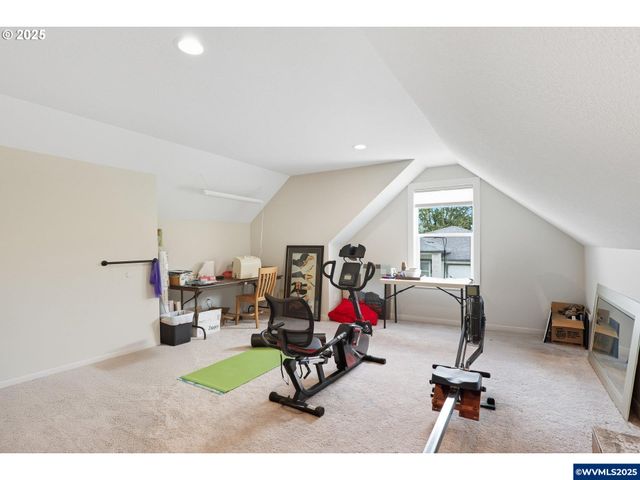 1408 Princeton Av, Silverton, OR 97381