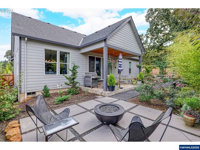 1408 Princeton Av, Silverton, OR 97381