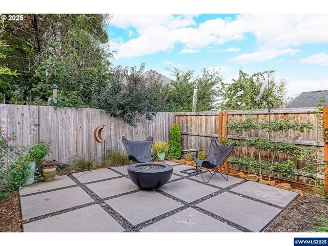 1408 Princeton Av, Silverton, OR 97381