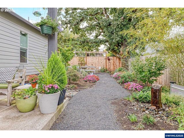 1408 Princeton Av, Silverton, OR 97381