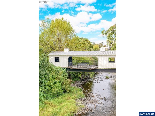 1408 Princeton Av, Silverton, OR 97381