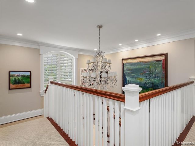 300 Woodland Villa Court, Birmingham, MI 48009