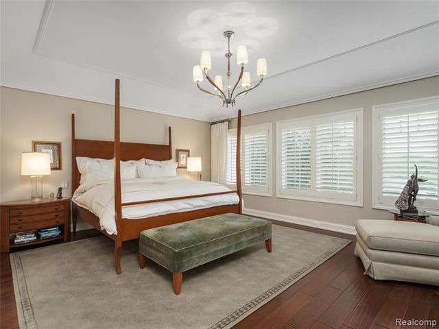 300 Woodland Villa Court, Birmingham, MI 48009