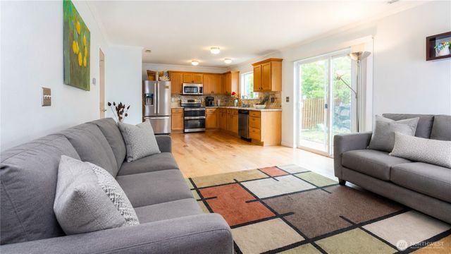 14610 33rd Place W, Lynnwood, WA 98087
