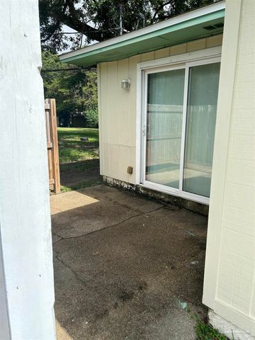 130 E 9 Mile Rd 17, Pensacola, FL 32534