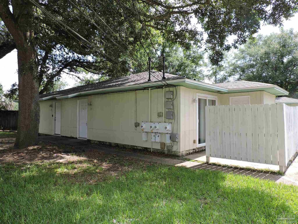 130 E 9 Mile Rd 17, Pensacola, FL 32534