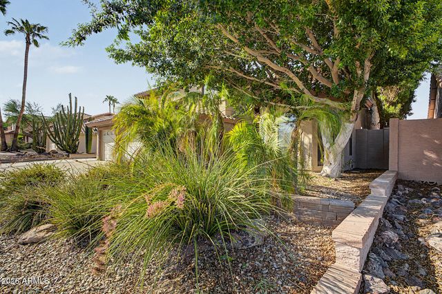 7426 W ORAIBI Drive, Glendale, AZ 85308